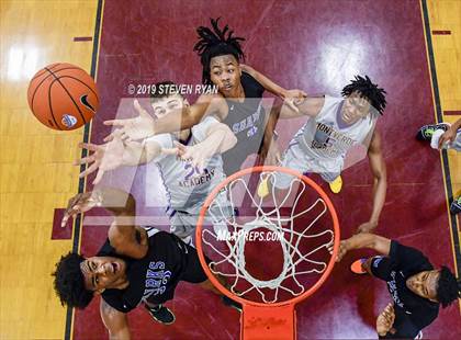 Thumbnail 2 in University vs. Montverde Academy (GEICO National Tournament Quarterfinal) photogallery.