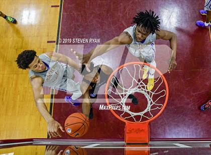 Thumbnail 2 in University vs. Montverde Academy (GEICO National Tournament Quarterfinal) photogallery.