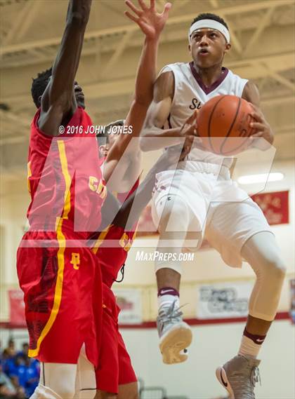 Thumbnail 2 in St. Benedict's Prep vs. Bergen Catholic (Hoop Group NJ Tip Off Classic) photogallery.