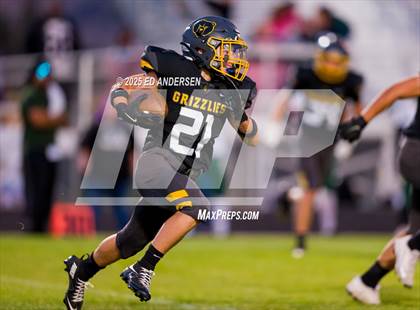 Thumbnail 2 in Hug @ Galena photogallery.