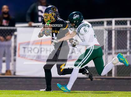 Thumbnail 1 in Hug @ Galena photogallery.