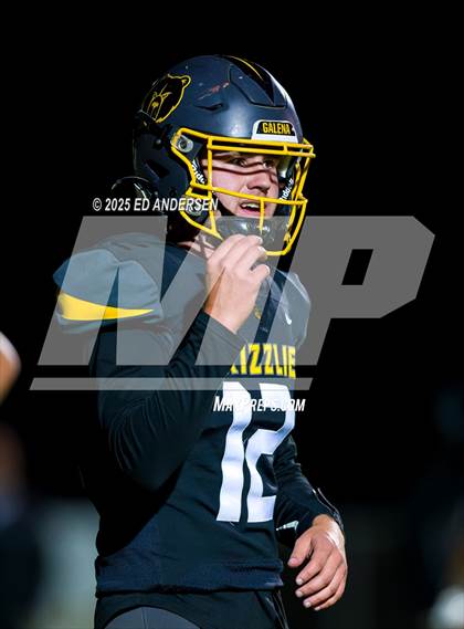 Thumbnail 3 in Hug @ Galena photogallery.