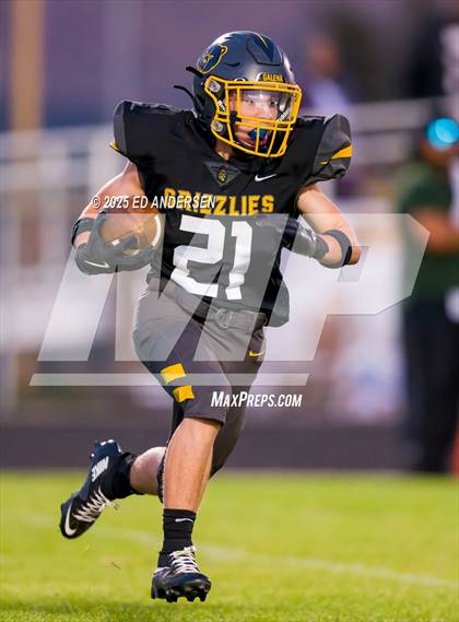 Thumbnail 1 in Hug @ Galena photogallery.