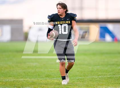 Thumbnail 1 in Hug @ Galena photogallery.