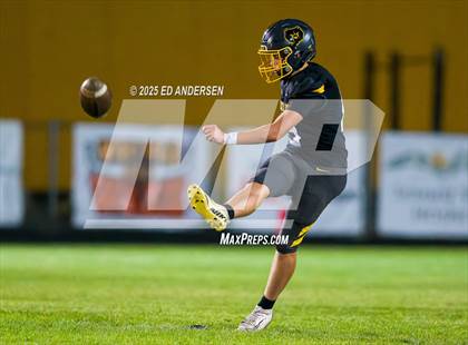 Thumbnail 1 in Hug @ Galena photogallery.