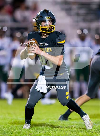 Thumbnail 3 in Hug @ Galena photogallery.