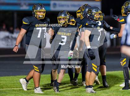 Thumbnail 2 in Hug @ Galena photogallery.