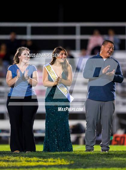 Thumbnail 2 in Hug @ Galena photogallery.