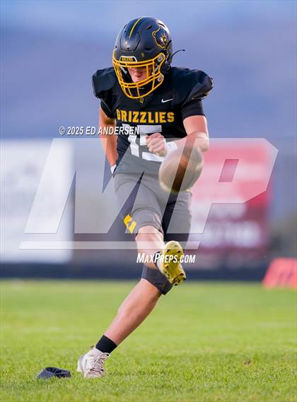 Thumbnail 2 in Hug @ Galena photogallery.