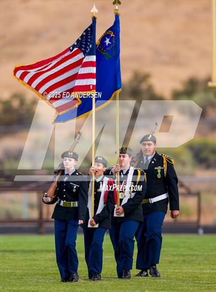 Thumbnail 2 in Hug @ Galena photogallery.