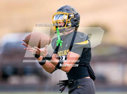 Thumbnail 1 in Hug @ Galena photogallery.