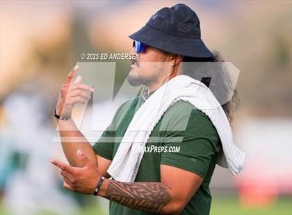 Thumbnail 1 in Hug @ Galena photogallery.