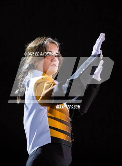 Thumbnail 1 in Hug @ Galena photogallery.