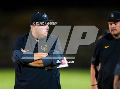 Thumbnail 2 in Hug @ Galena photogallery.