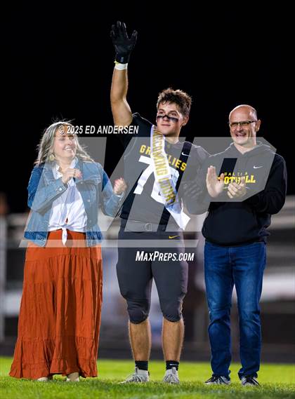 Thumbnail 2 in Hug @ Galena photogallery.