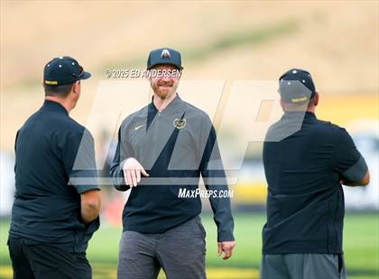 Thumbnail 3 in Hug @ Galena photogallery.