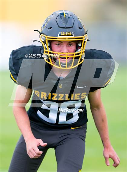 Thumbnail 2 in Hug @ Galena photogallery.