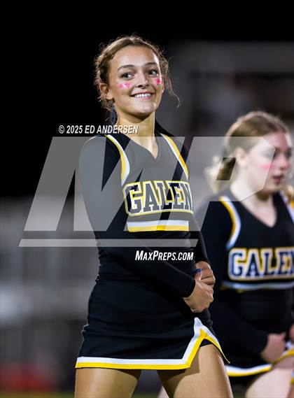 Thumbnail 3 in Hug @ Galena photogallery.