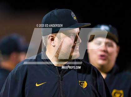 Thumbnail 3 in Hug @ Galena photogallery.