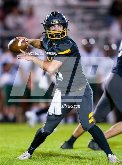 Thumbnail 1 in Hug @ Galena photogallery.