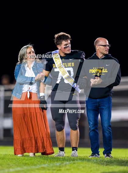 Thumbnail 1 in Hug @ Galena photogallery.