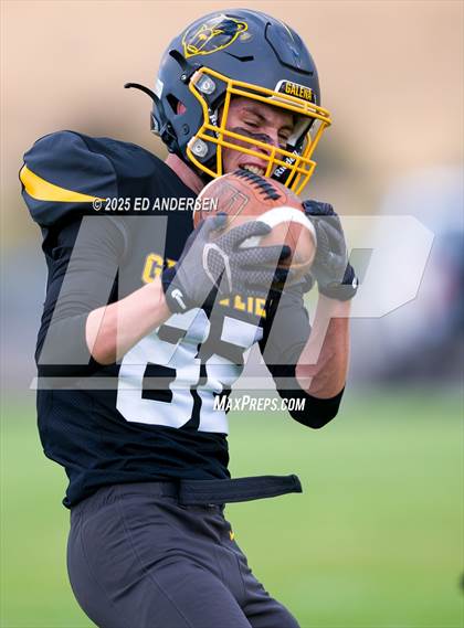 Thumbnail 1 in Hug @ Galena photogallery.