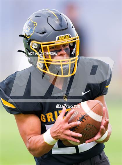 Thumbnail 1 in Hug @ Galena photogallery.