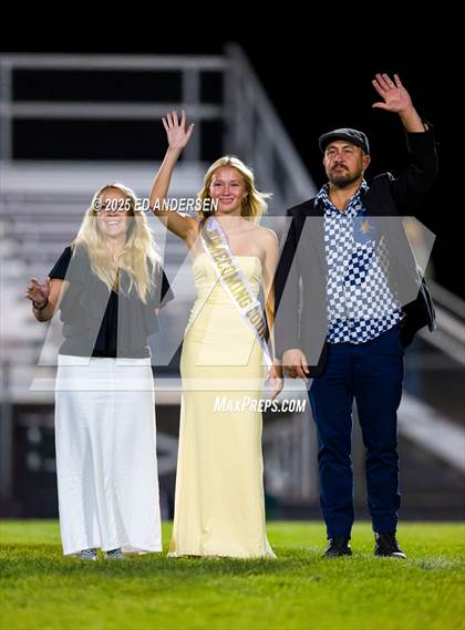 Thumbnail 1 in Hug @ Galena photogallery.