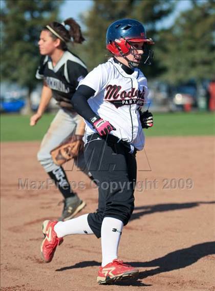 Thumbnail 1 in Franklin vs. Modesto (Ceres Tournament) photogallery.