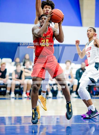 Thumbnail 1 in Fairfax vs. Santa Clarita Christian (Sierra Canyon Super Showcase) photogallery.