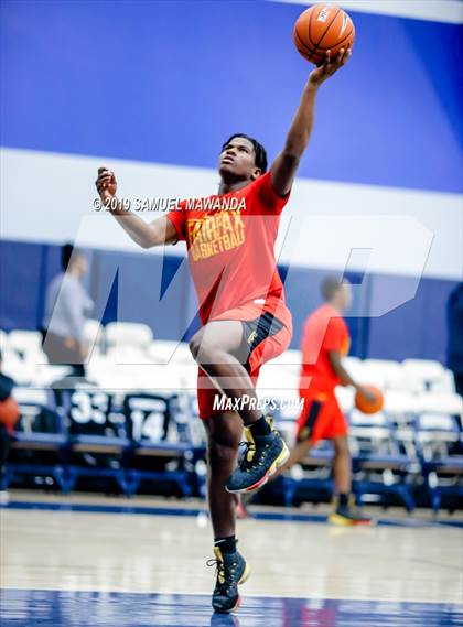 Thumbnail 2 in Fairfax vs. Santa Clarita Christian (Sierra Canyon Super Showcase) photogallery.