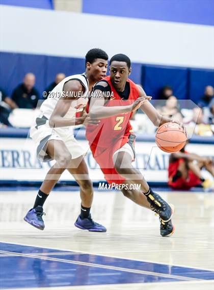 Thumbnail 2 in Fairfax vs. Santa Clarita Christian (Sierra Canyon Super Showcase) photogallery.