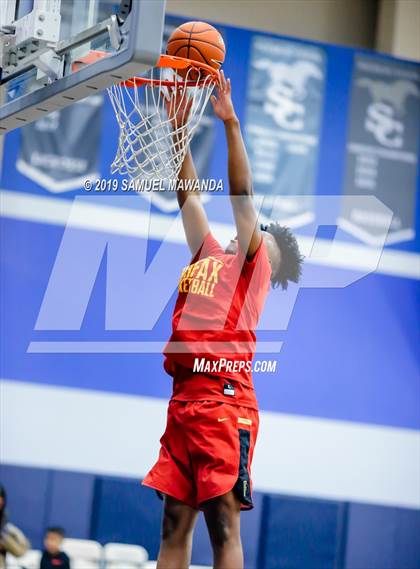 Thumbnail 3 in Fairfax vs. Santa Clarita Christian (Sierra Canyon Super Showcase) photogallery.