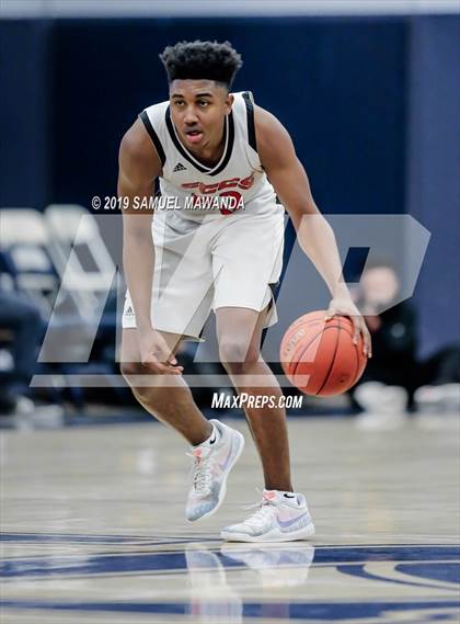 Thumbnail 1 in Fairfax vs. Santa Clarita Christian (Sierra Canyon Super Showcase) photogallery.
