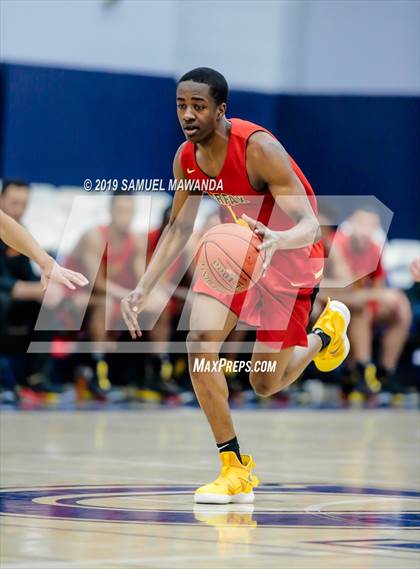 Thumbnail 2 in Fairfax vs. Santa Clarita Christian (Sierra Canyon Super Showcase) photogallery.
