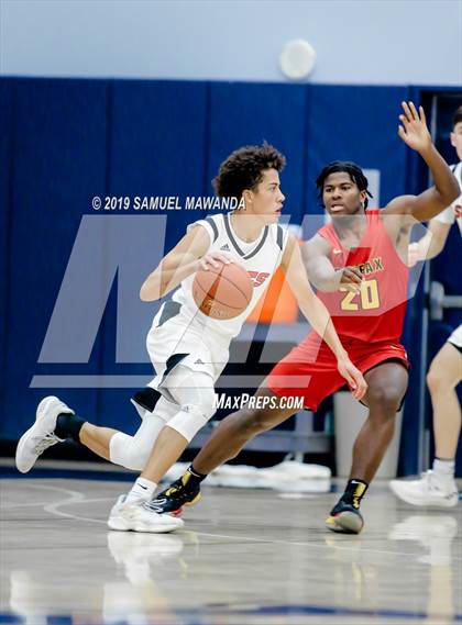 Thumbnail 3 in Fairfax vs. Santa Clarita Christian (Sierra Canyon Super Showcase) photogallery.