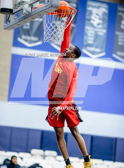 Thumbnail 1 in Fairfax vs. Santa Clarita Christian (Sierra Canyon Super Showcase) photogallery.