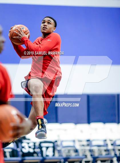 Thumbnail 2 in Fairfax vs. Santa Clarita Christian (Sierra Canyon Super Showcase) photogallery.