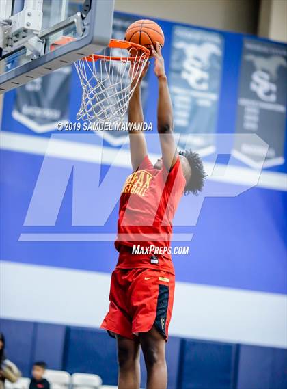 Thumbnail 2 in Fairfax vs. Santa Clarita Christian (Sierra Canyon Super Showcase) photogallery.