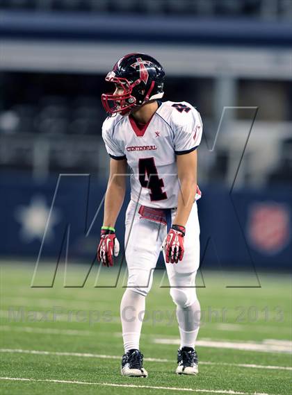 Thumbnail 3 in Centennial vs. South Oak Cliff (UIL 4A Area Playoff) photogallery.