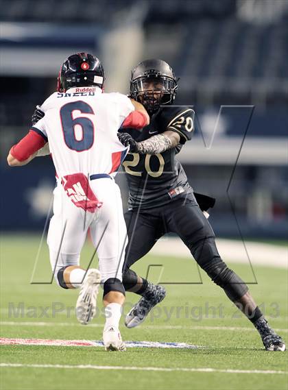 Thumbnail 3 in Centennial vs. South Oak Cliff (UIL 4A Area Playoff) photogallery.