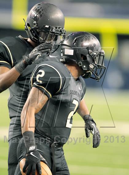 Thumbnail 1 in Centennial vs. South Oak Cliff (UIL 4A Area Playoff) photogallery.