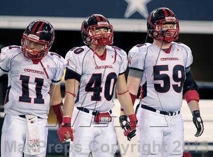 Thumbnail 2 in Centennial vs. South Oak Cliff (UIL 4A Area Playoff) photogallery.