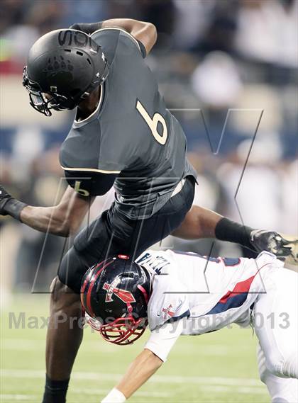 Thumbnail 1 in Centennial vs. South Oak Cliff (UIL 4A Area Playoff) photogallery.
