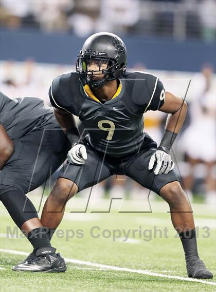 Thumbnail 3 in Centennial vs. South Oak Cliff (UIL 4A Area Playoff) photogallery.