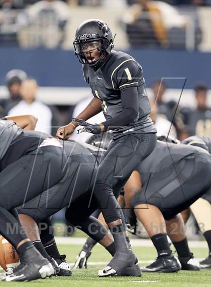 Thumbnail 1 in Centennial vs. South Oak Cliff (UIL 4A Area Playoff) photogallery.