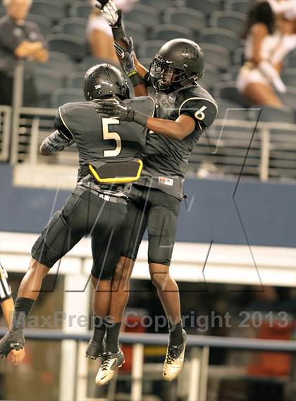 Thumbnail 1 in Centennial vs. South Oak Cliff (UIL 4A Area Playoff) photogallery.