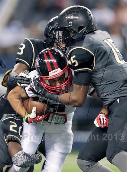 Thumbnail 2 in Centennial vs. South Oak Cliff (UIL 4A Area Playoff) photogallery.