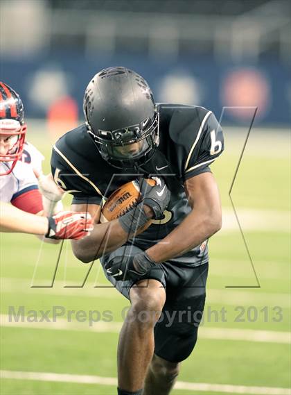 Thumbnail 3 in Centennial vs. South Oak Cliff (UIL 4A Area Playoff) photogallery.