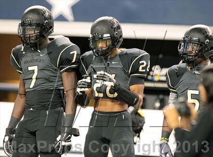 Thumbnail 3 in Centennial vs. South Oak Cliff (UIL 4A Area Playoff) photogallery.